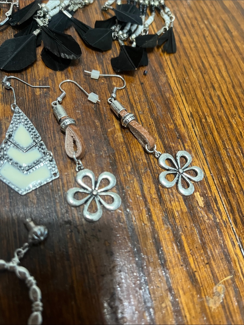 Mixed Women's Earrings Set in Silver, Gold and Mint - Picture 6 of 10